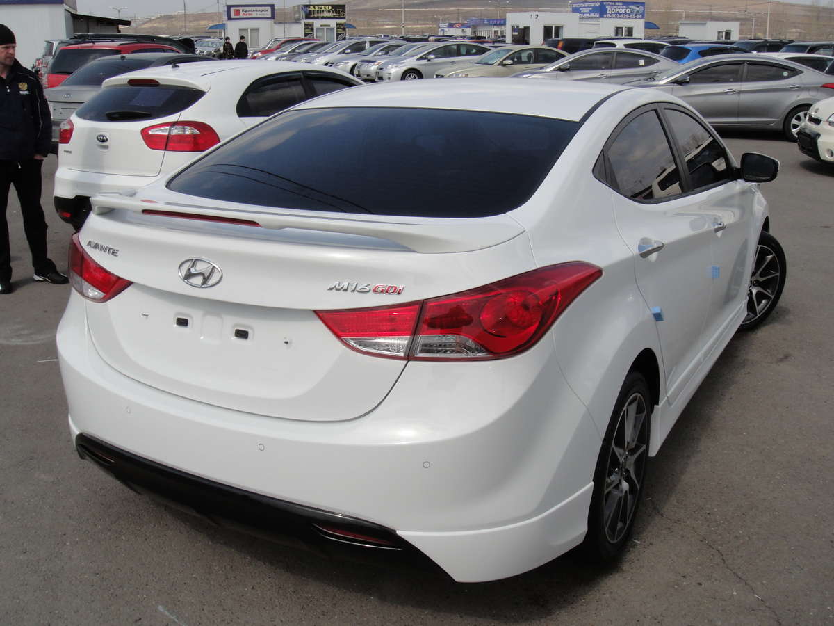 Hyundai Avante 2012