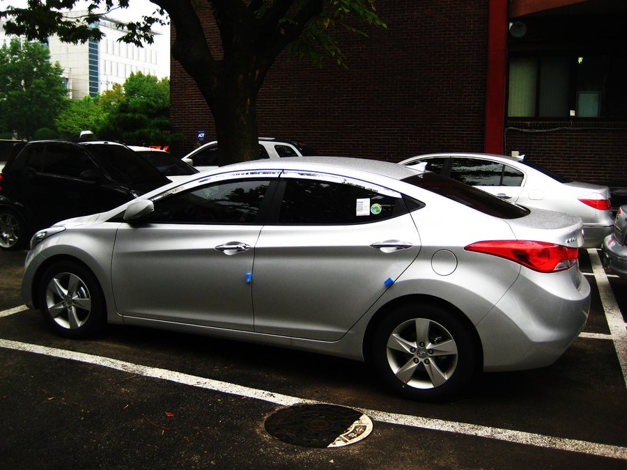 Hyundai Avante 2012