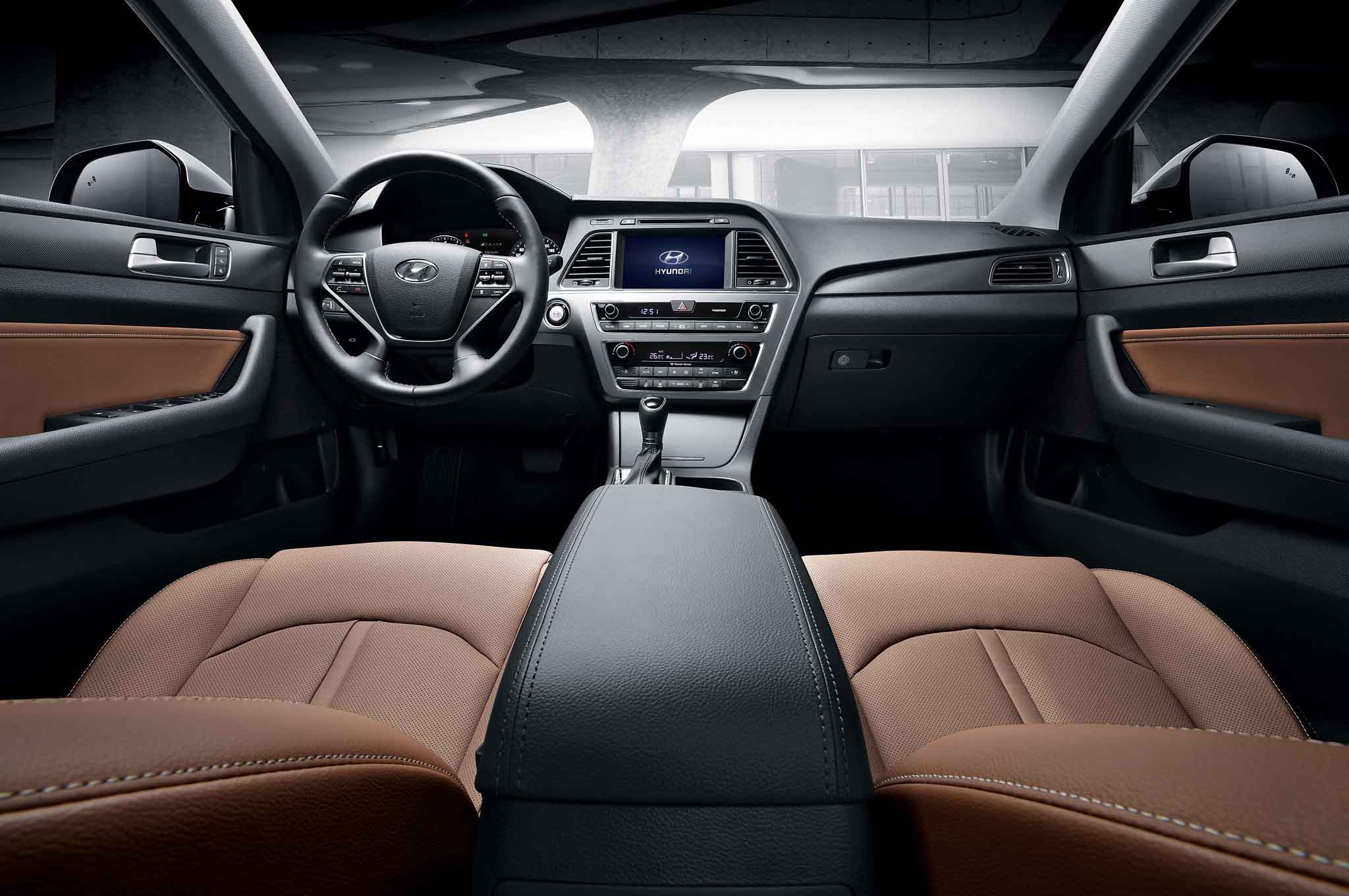 Hyundai Azera Red