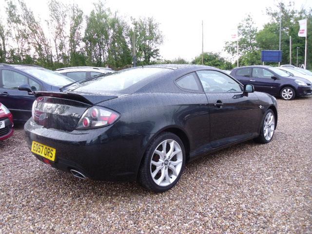 Hyundai Coupe Black