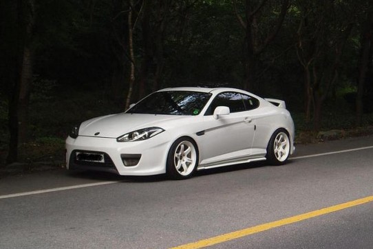 Hyundai Coupe Modified