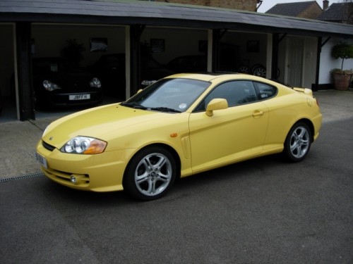 Hyundai Coupe Yellow