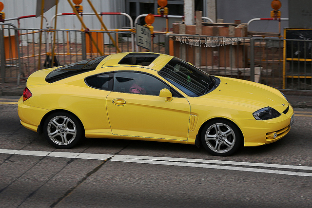 Hyundai Coupe Yellow