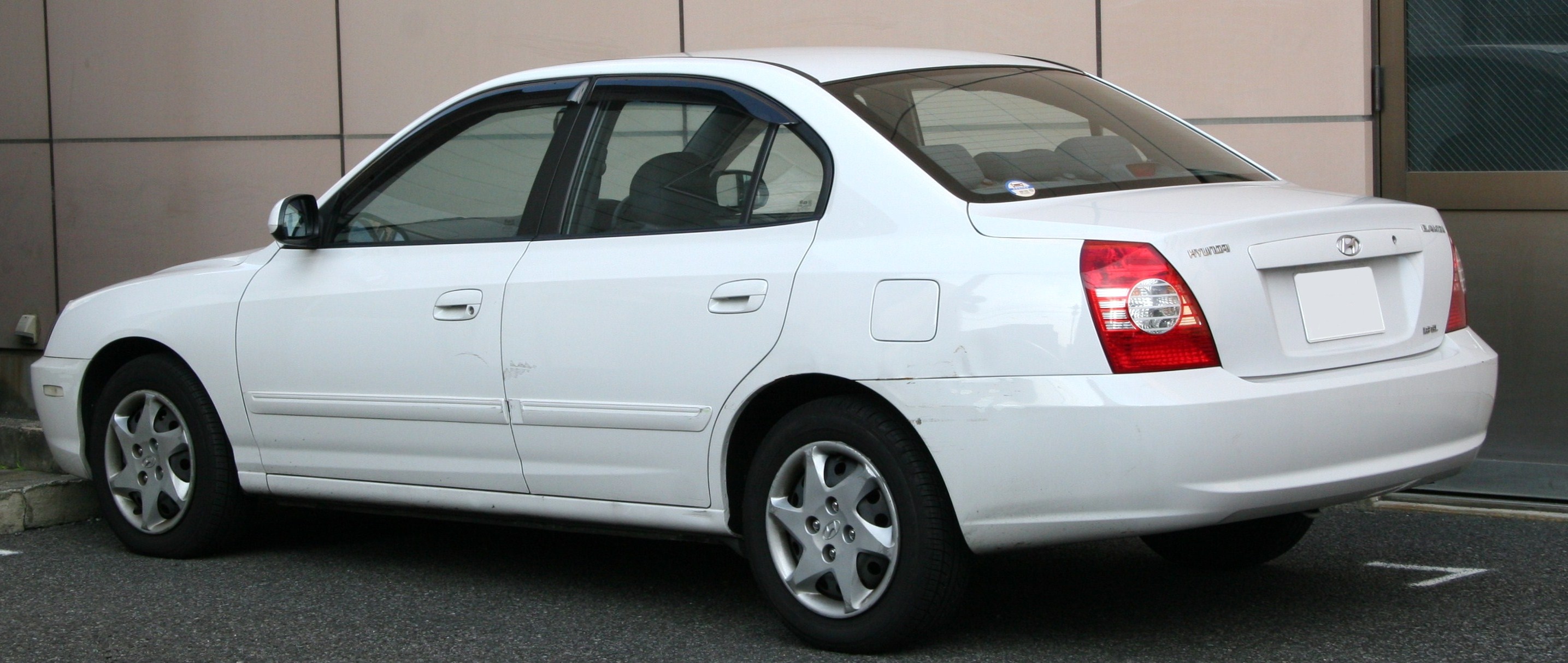 Hyundai Elantra 03