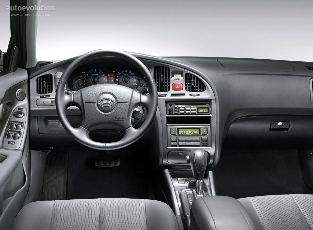 Hyundai Elantra 03
