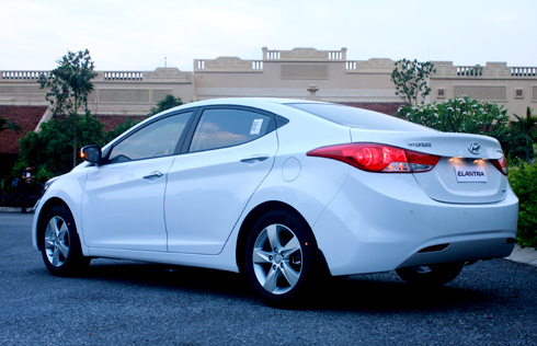Hyundai Elantra 1.8 At