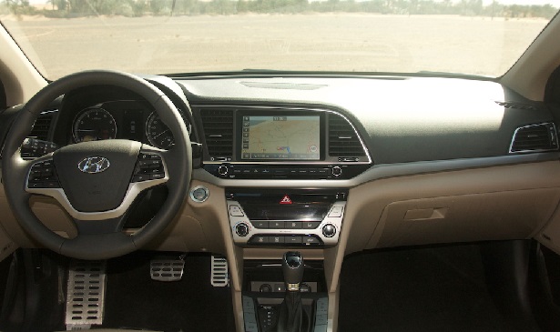 Hyundai Elantra 2.0 Hyundai Elantra 2.0