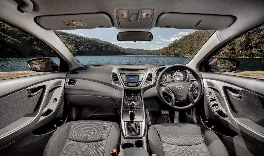 Hyundai Elantra 2.0