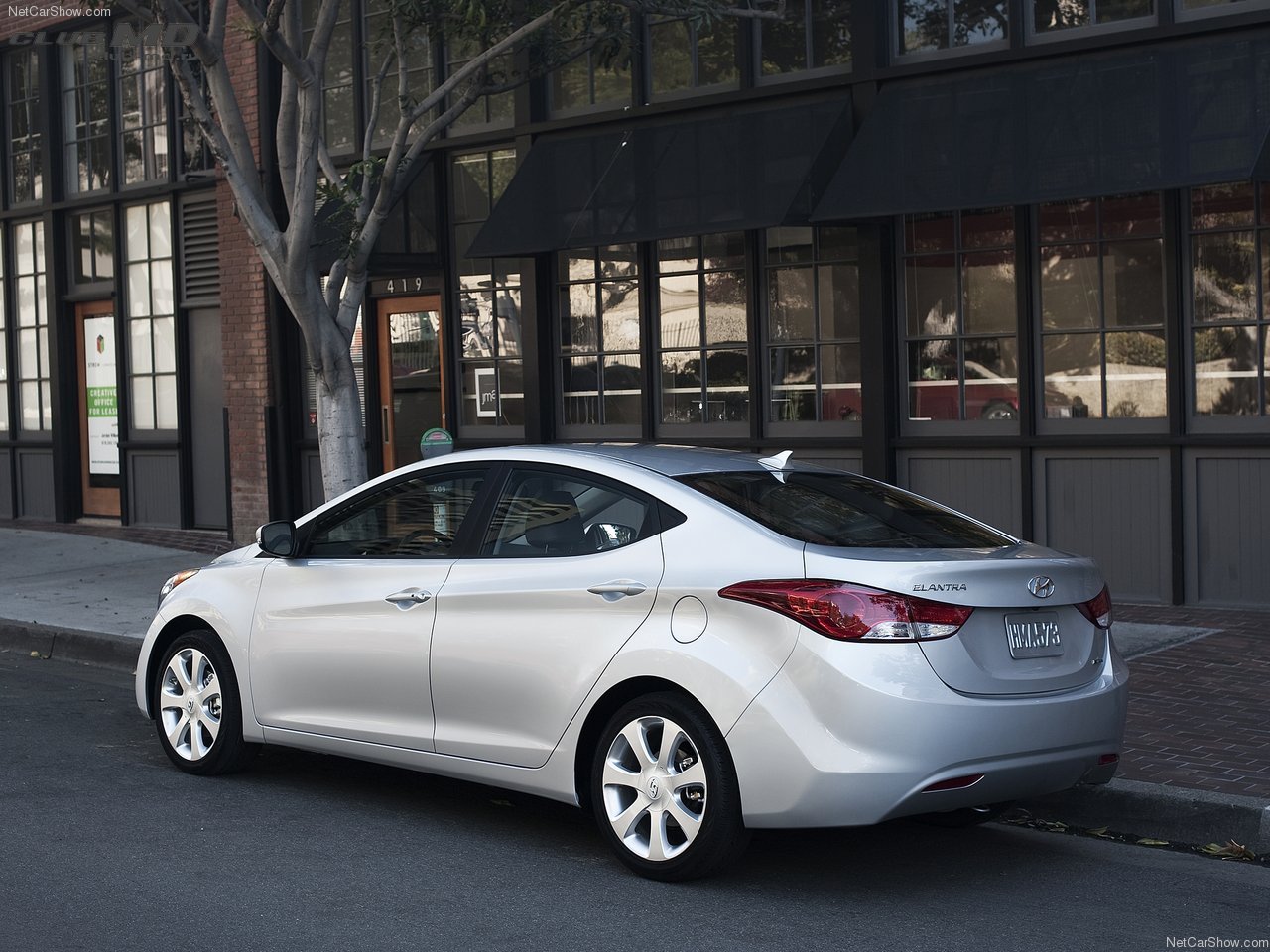 Hyundai Elantra 5
