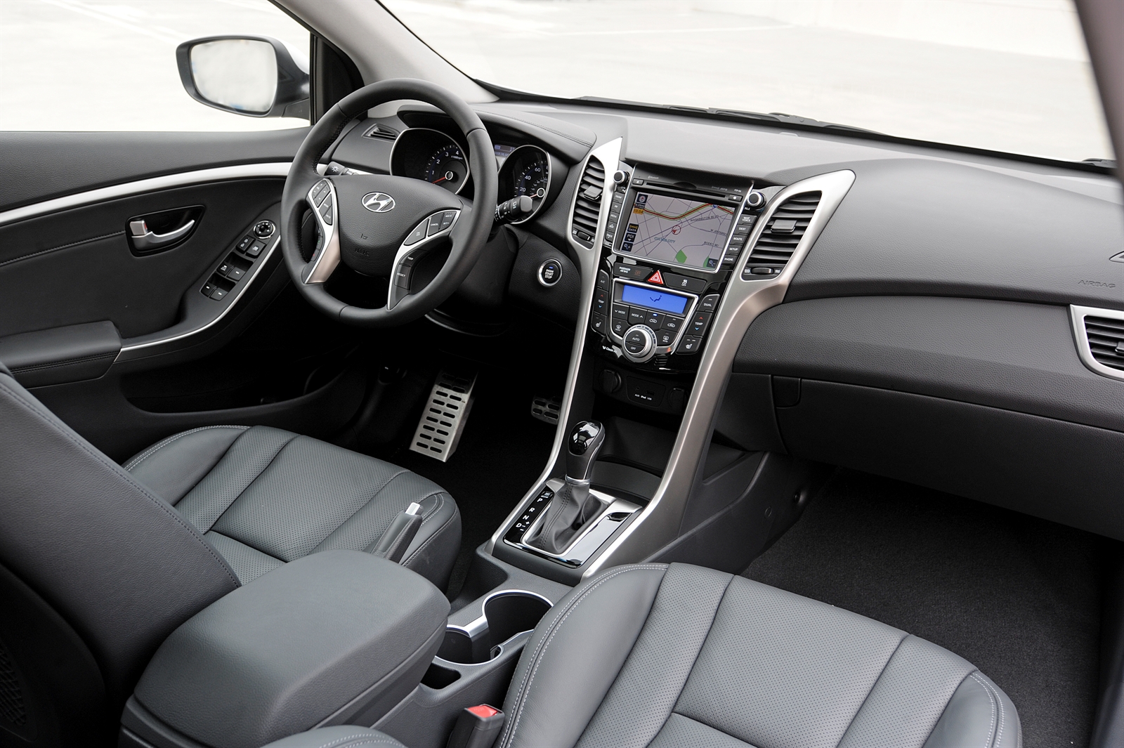 Hyundai Elantra 5
