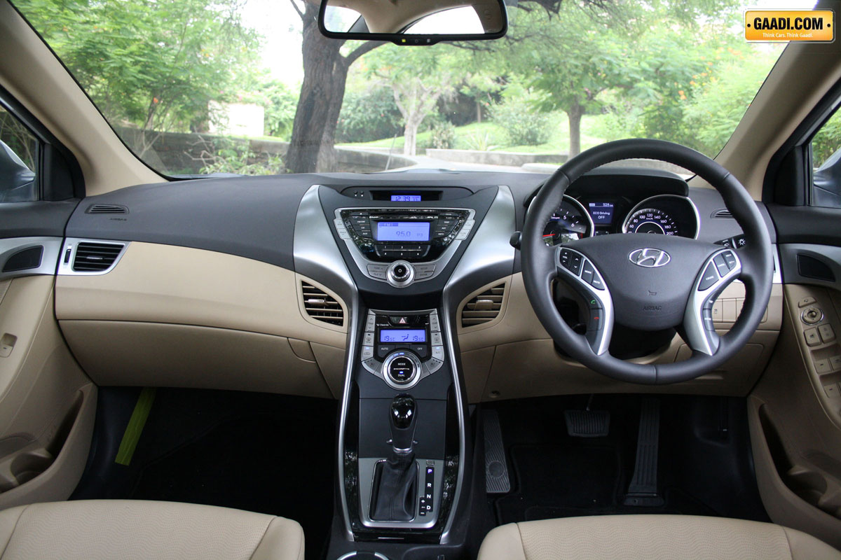 Hyundai Elantra At