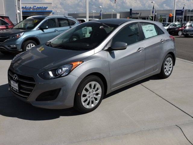 Hyundai Elantra Base