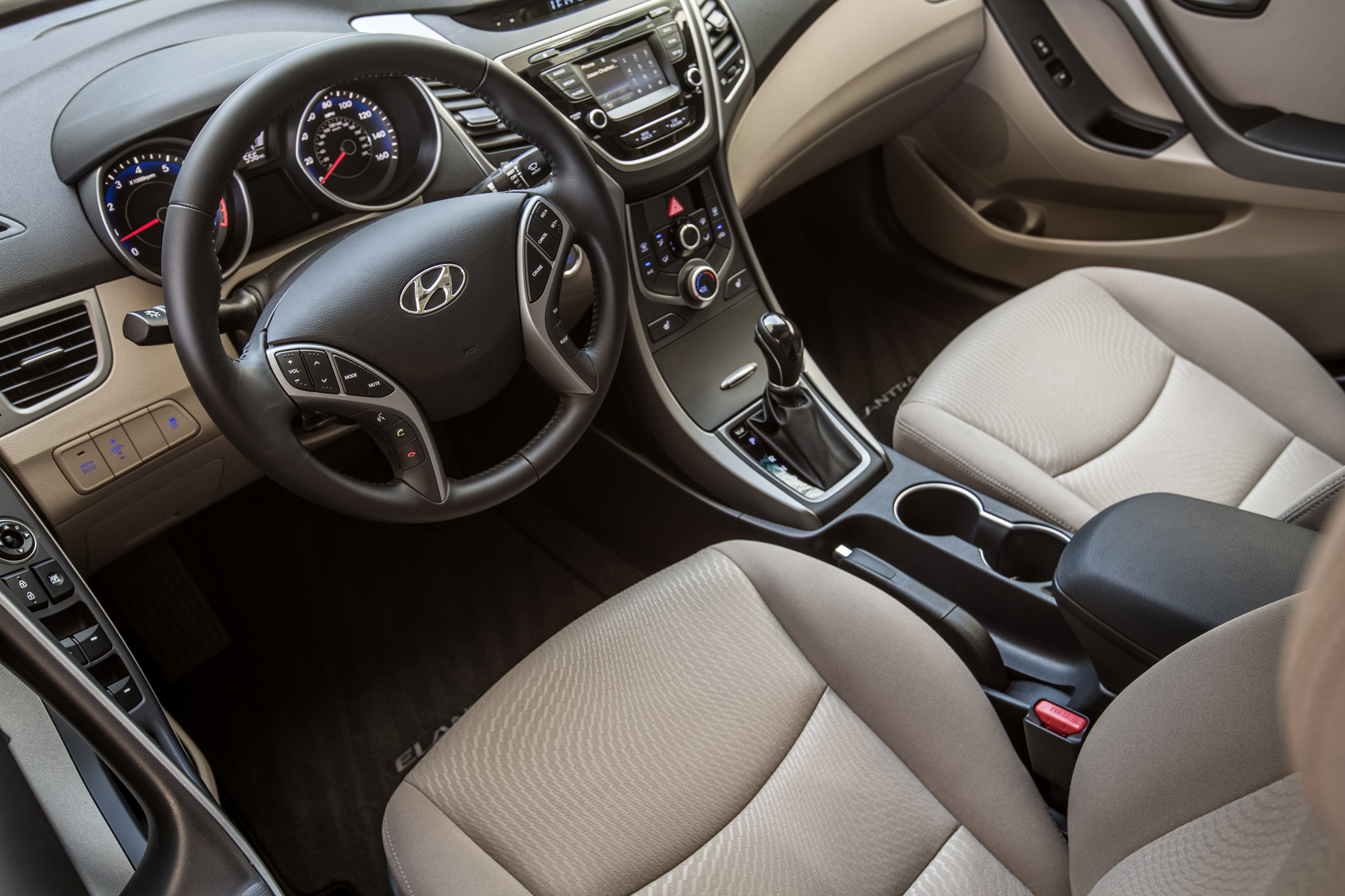Hyundai Elantra Base