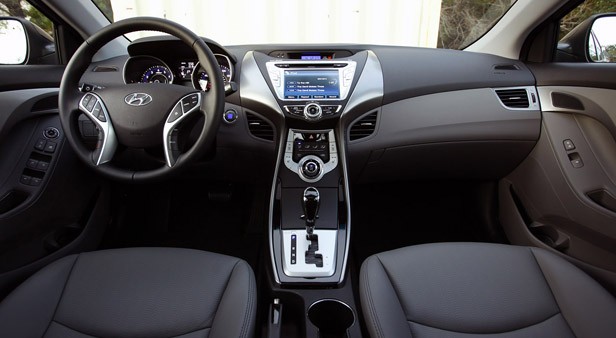 Hyundai Elantra Base