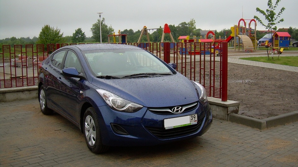 Hyundai Elantra Base