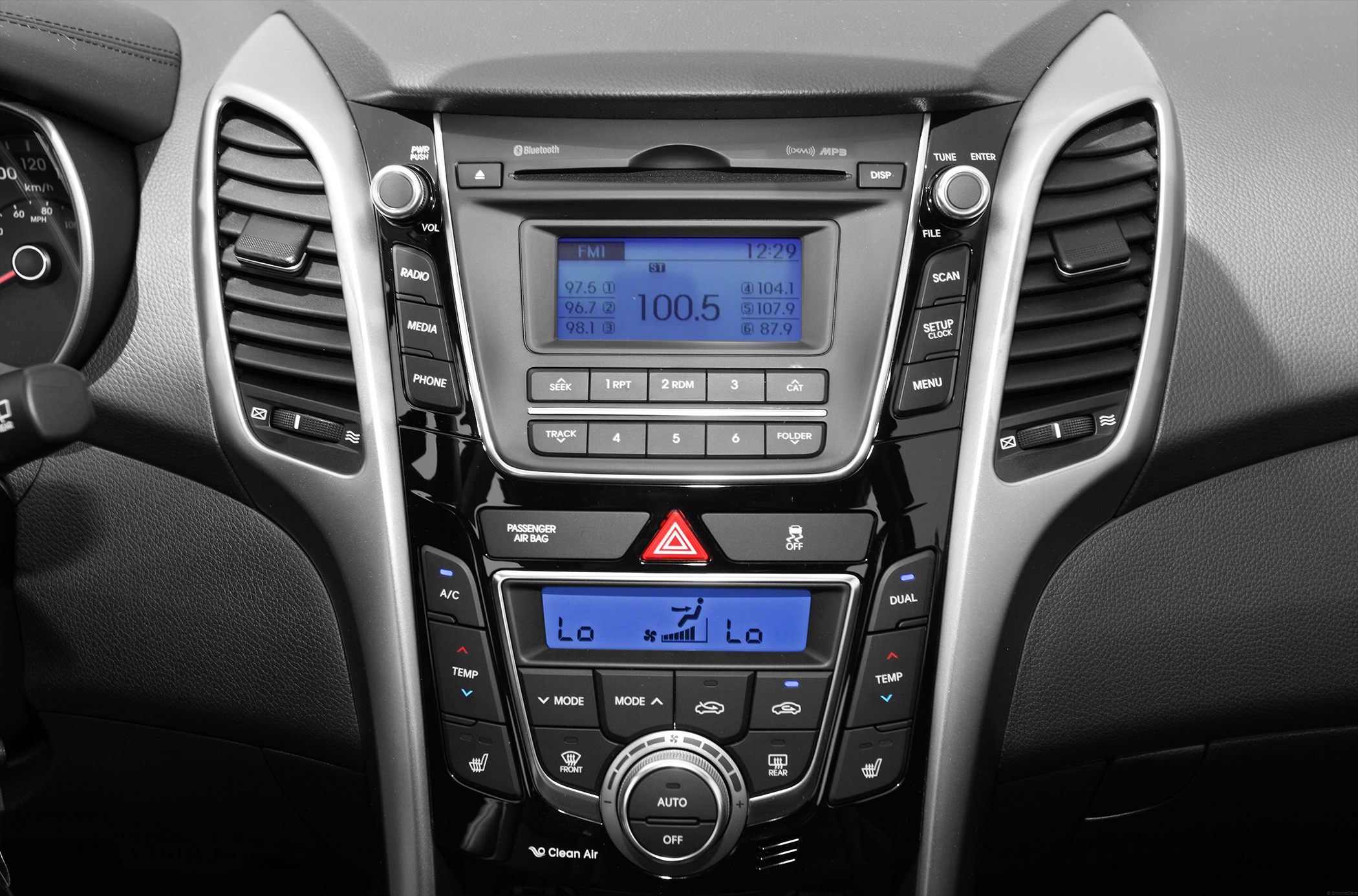 Hyundai Elantra Base