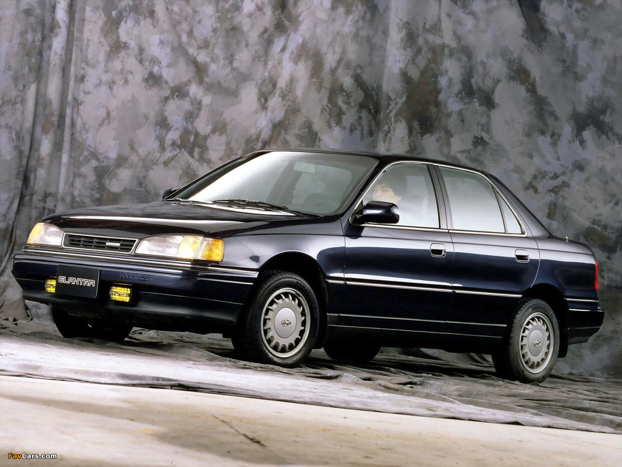Hyundai Elantra J1