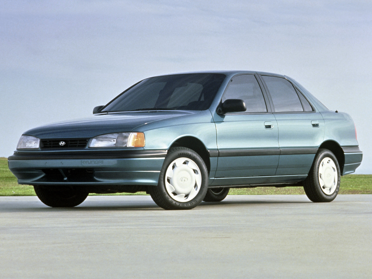 Hyundai Elantra J1
