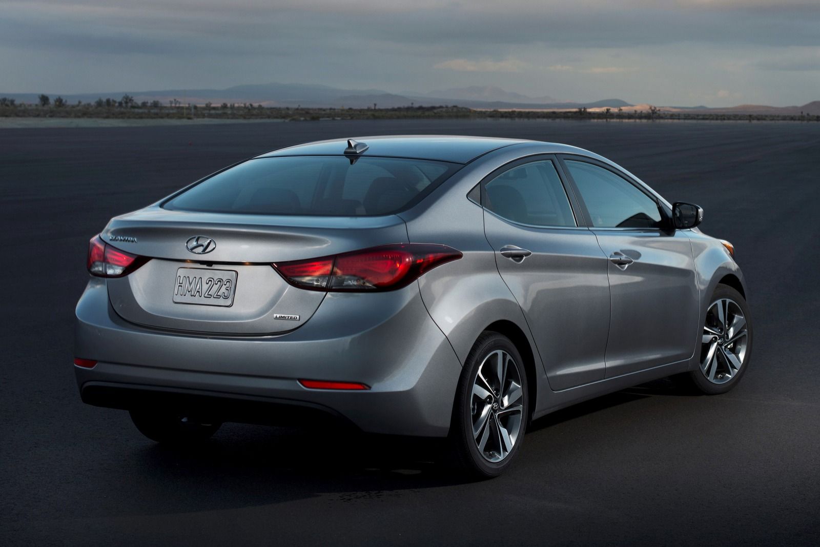 Hyundai Elantra Sedan 4dr