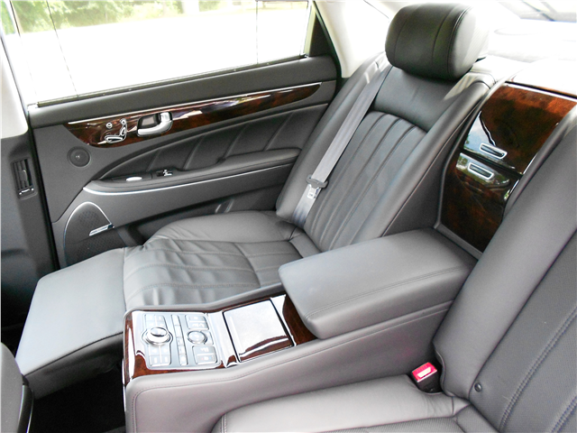 Hyundai Equus 2012