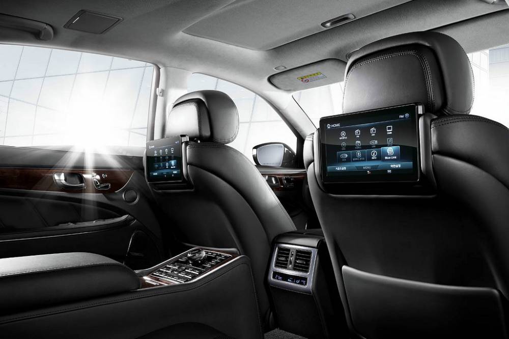 Hyundai Equus Black