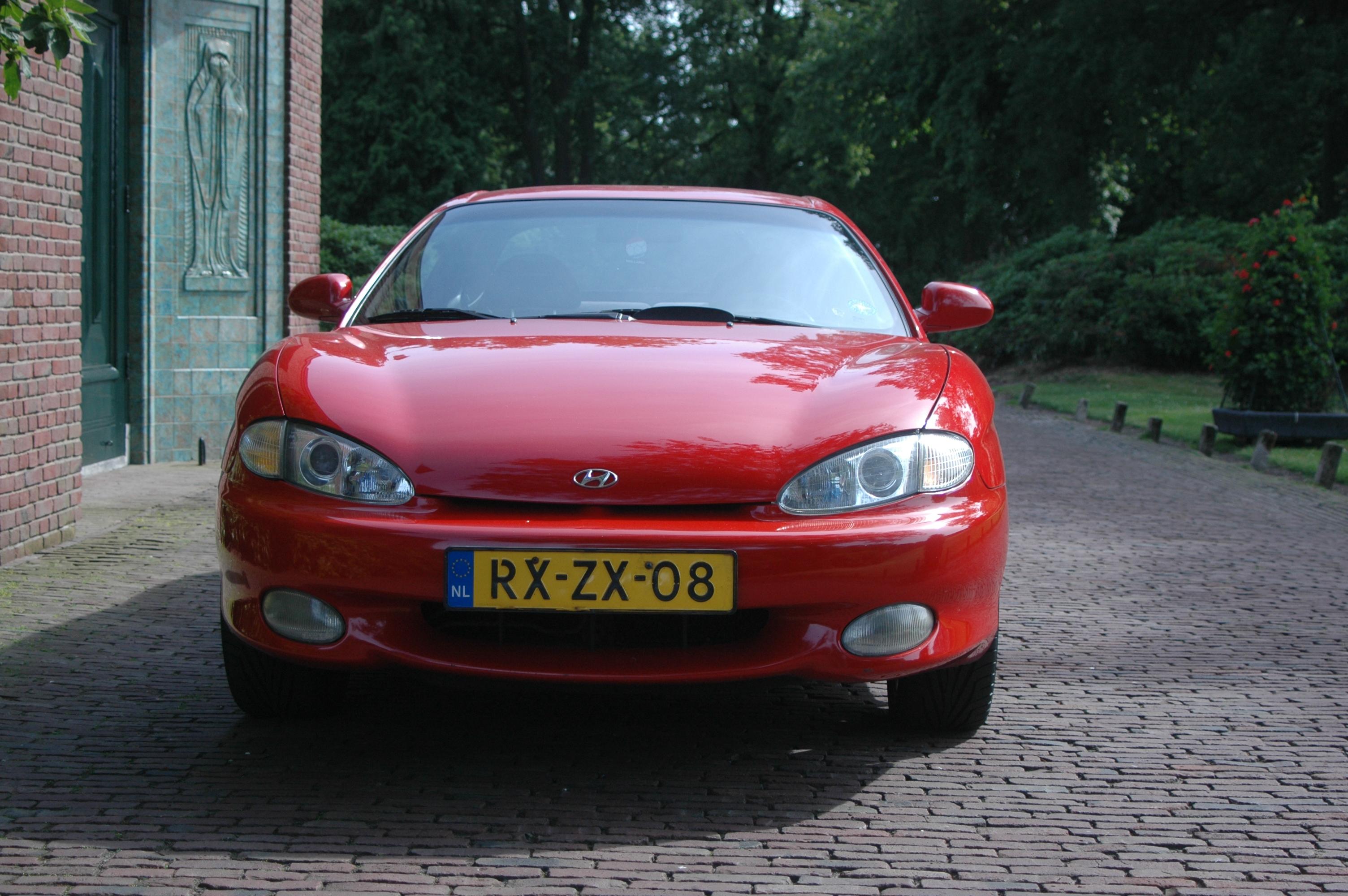 Hyundai Genesis 1999