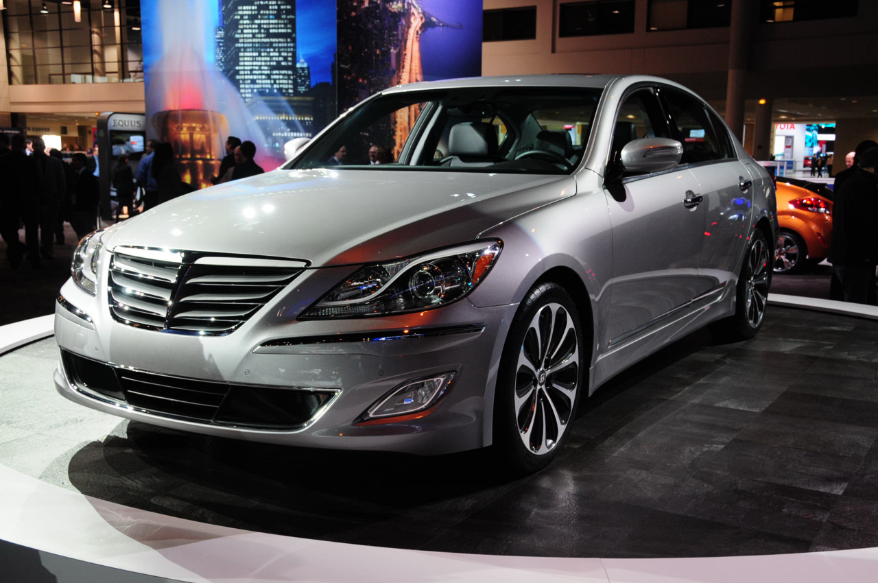 Hyundai Genesis 2012