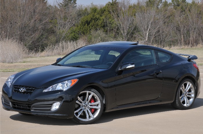 Hyundai Genesis 3.8 Track