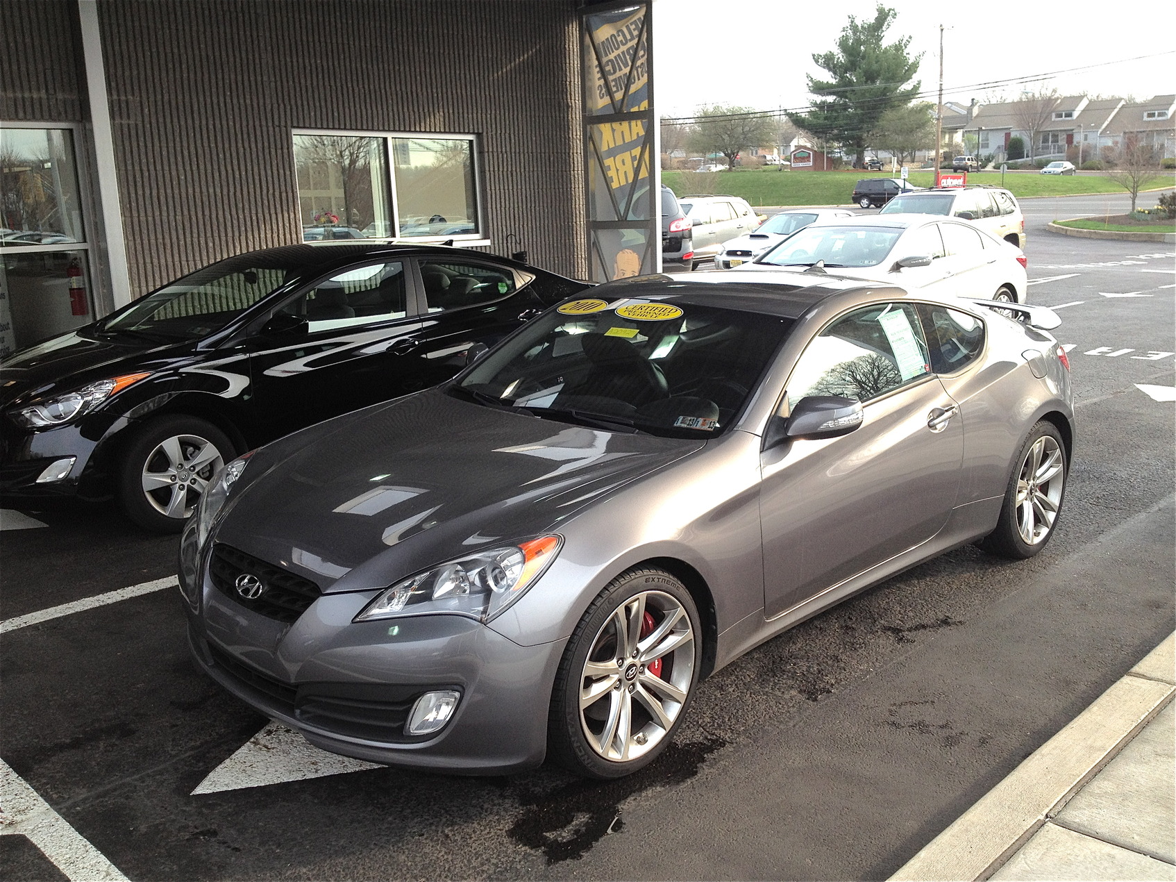 Hyundai Genesis 3.8 Track