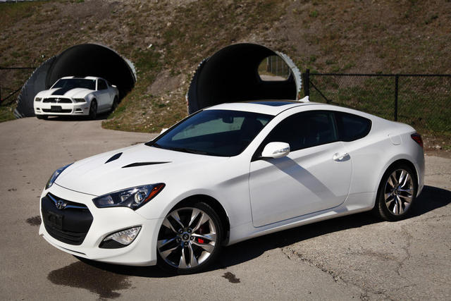 Hyundai Genesis 3.8 Track