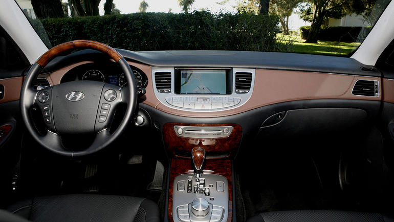Hyundai Genesis 4.6