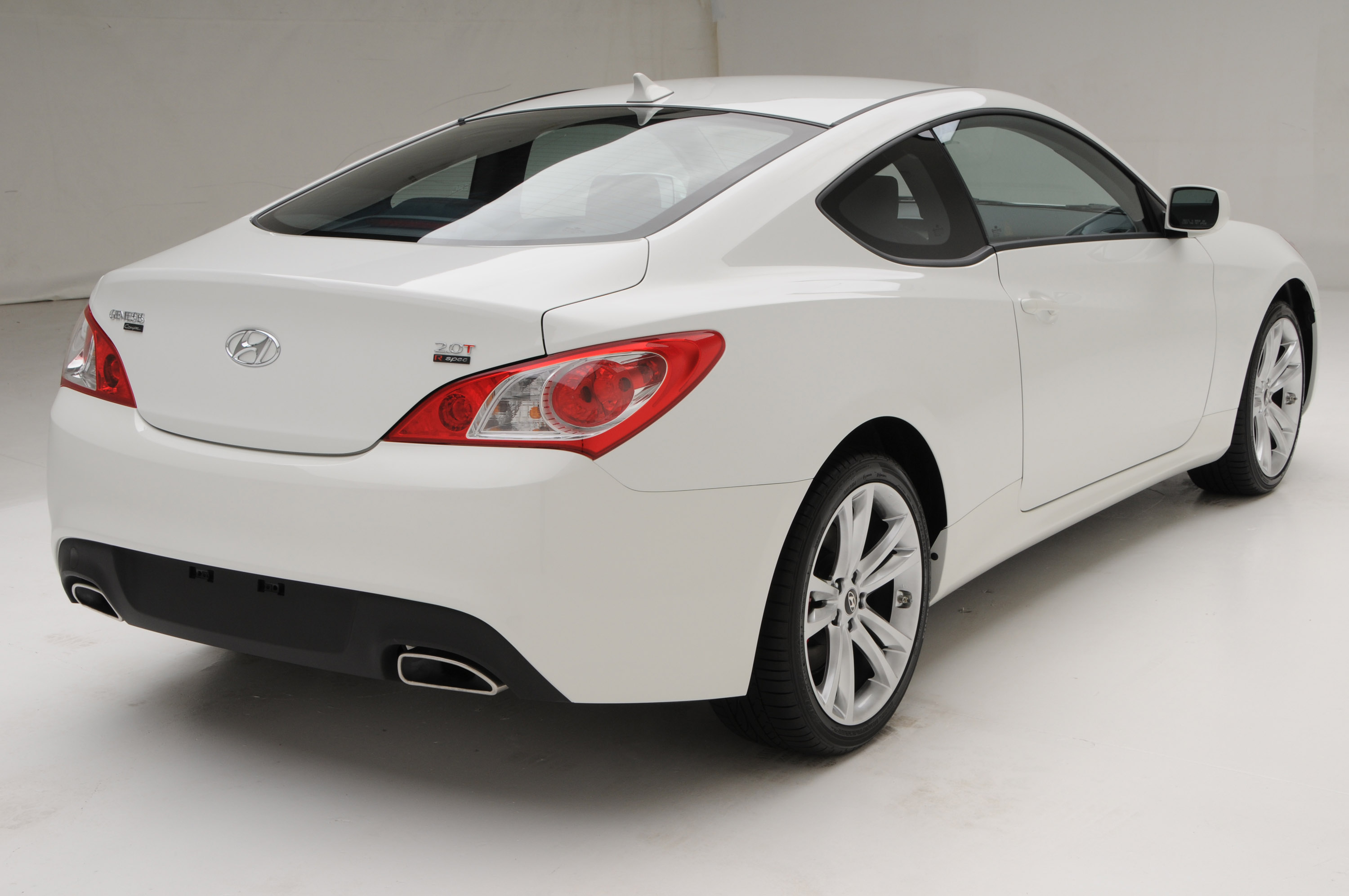 Hyundai Genesis Auto
