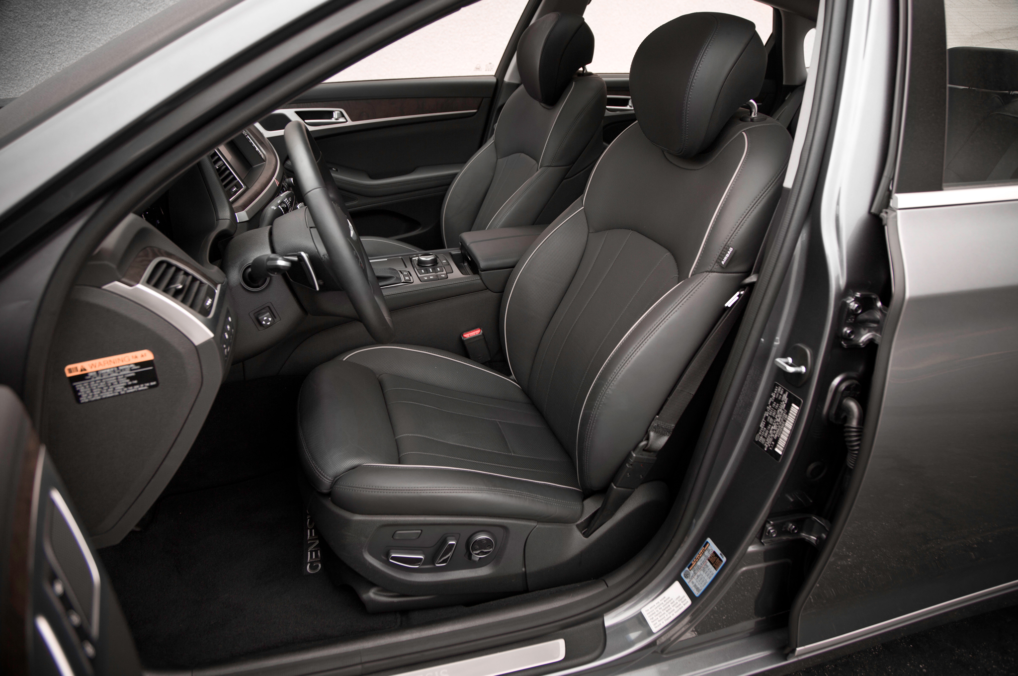 Hyundai Genesis Black 2015