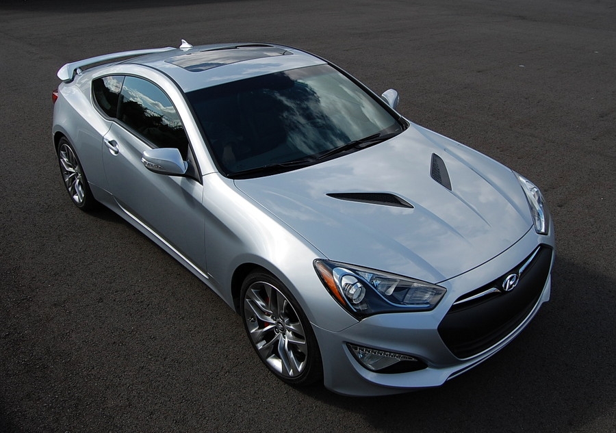 Hyundai Genesis Coupe 3.8 Track