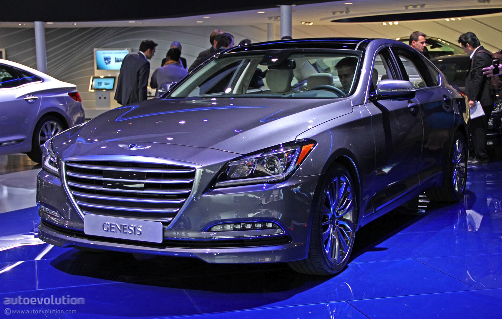 Hyundai Genesis Luxury