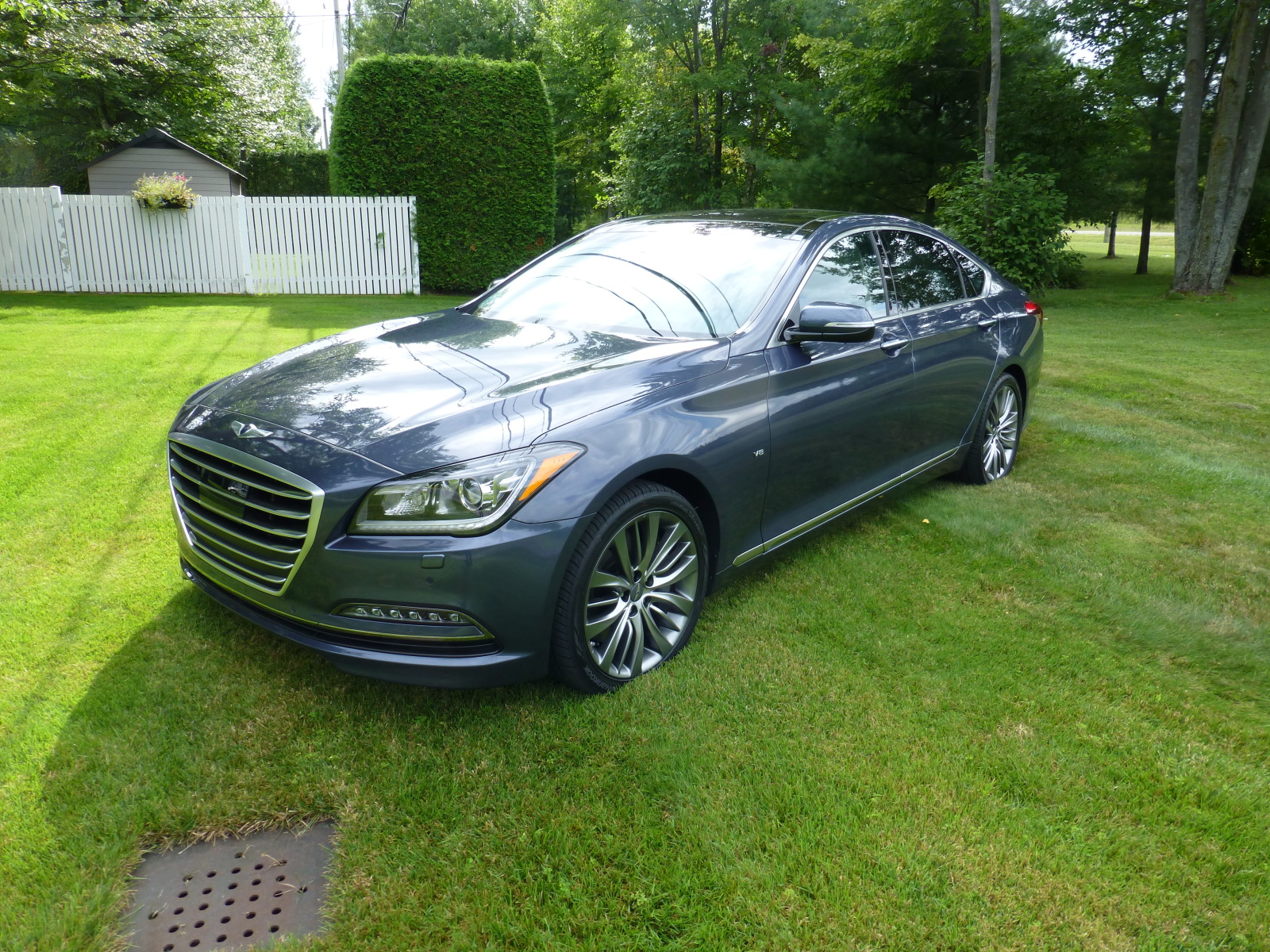 Hyundai Genesis Montecito Blue