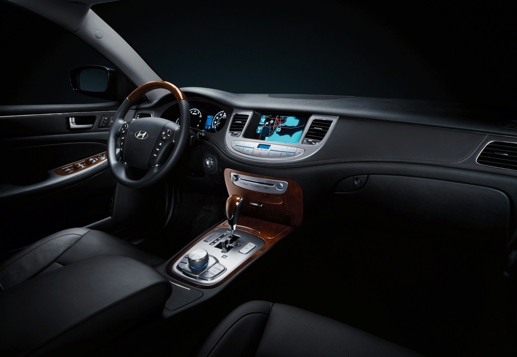 Hyundai Genesis Premium
