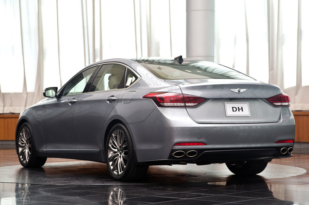 Hyundai Genesis Sedan 2015
