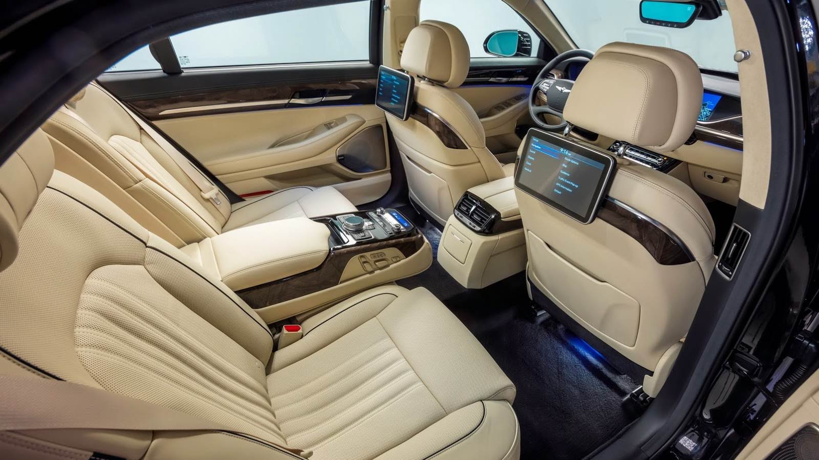 Hyundai Genesis Silver