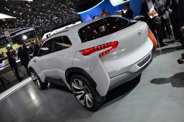 Hyundai Genesis Suv