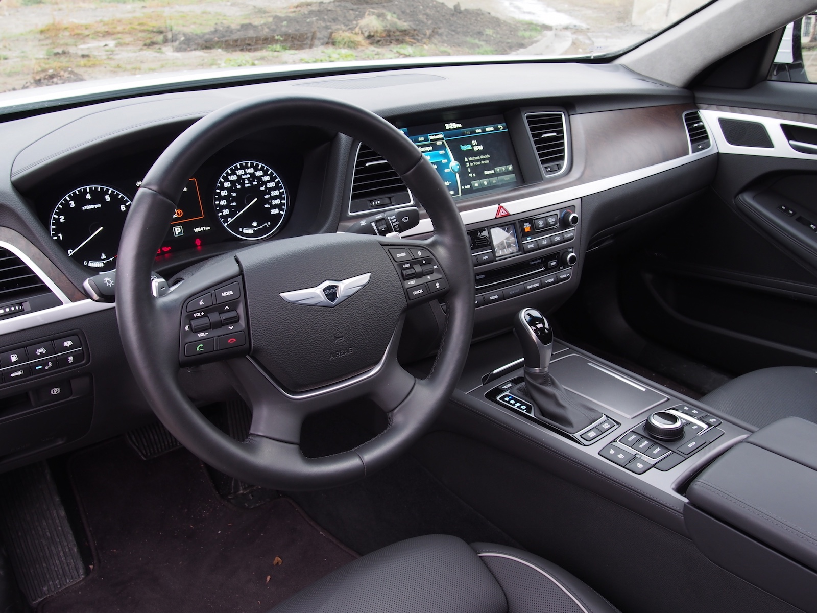Hyundai Genesis Ultimate 2015