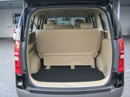 Hyundai H1 9 Seater