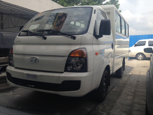Hyundai H100 Shuttle Van