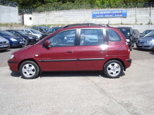 Hyundai Matrix Red