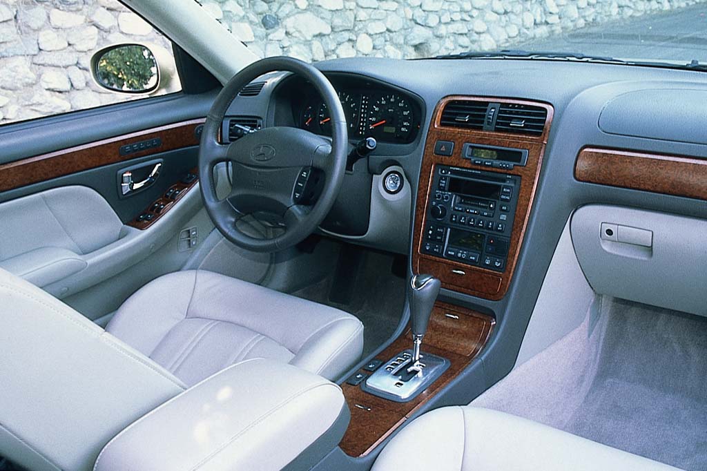 Hyundai Xg300