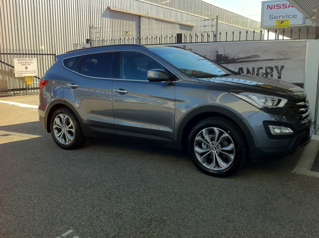 Hyundai Santa Fe Titanium Silver