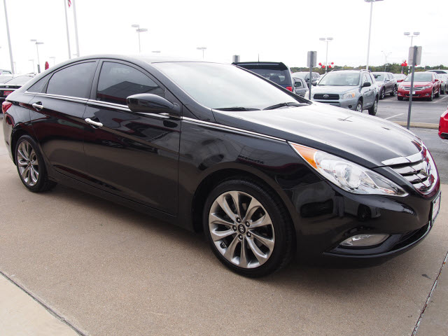 Hyundai Sonata Black