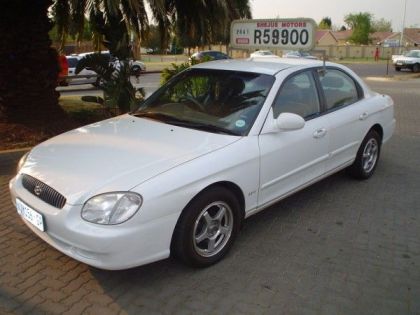 Hyundai Sonata V8