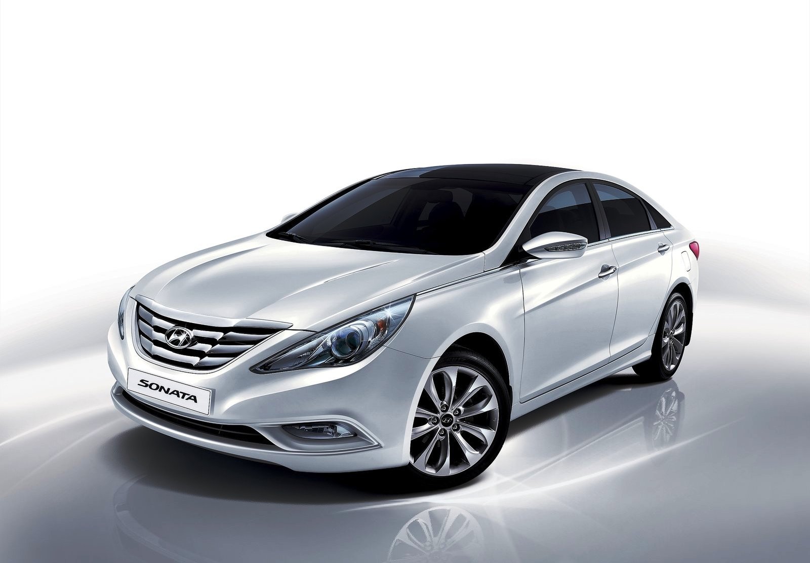 Hyundai Sonata White