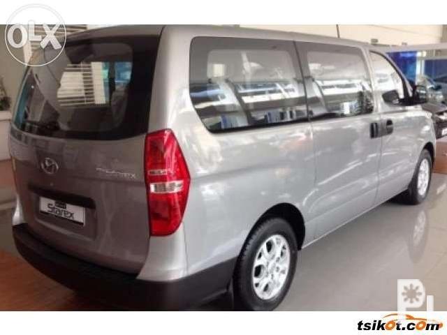 Hyundai Starex 10 Seater